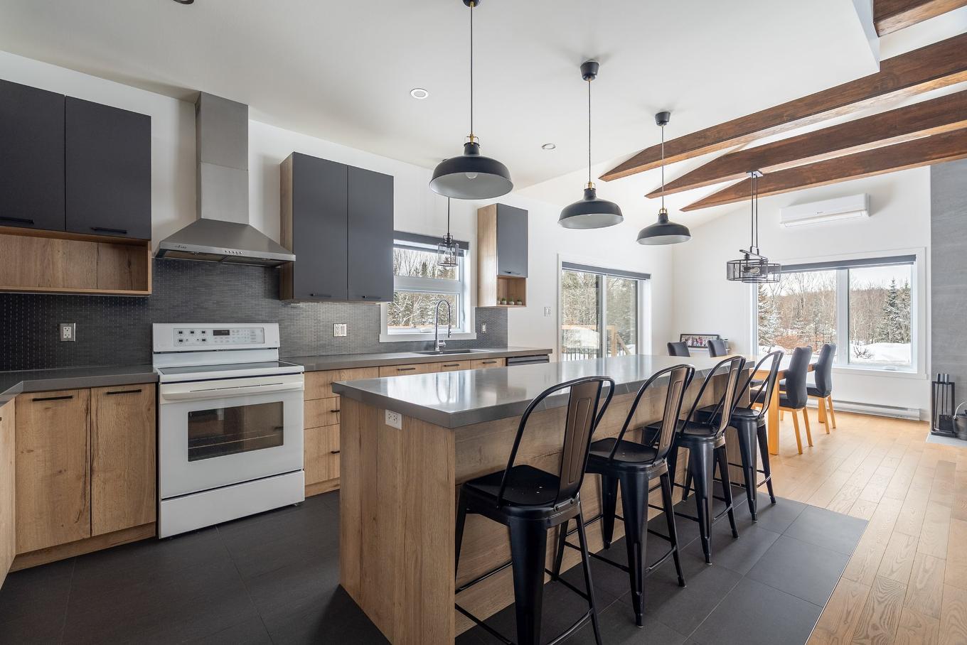 Kitchen - 322 - 324 Ch. De Wexford, Shannon, QC - Indoor Photo Showing Kitchen
