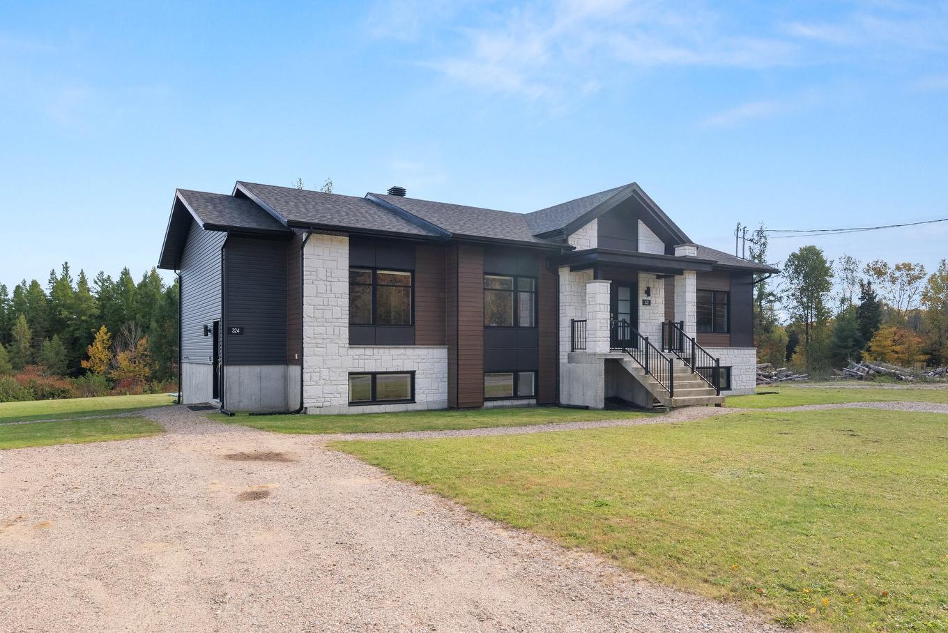 Frontage - 322 - 324 Ch. De Wexford, Shannon, QC - Outdoor