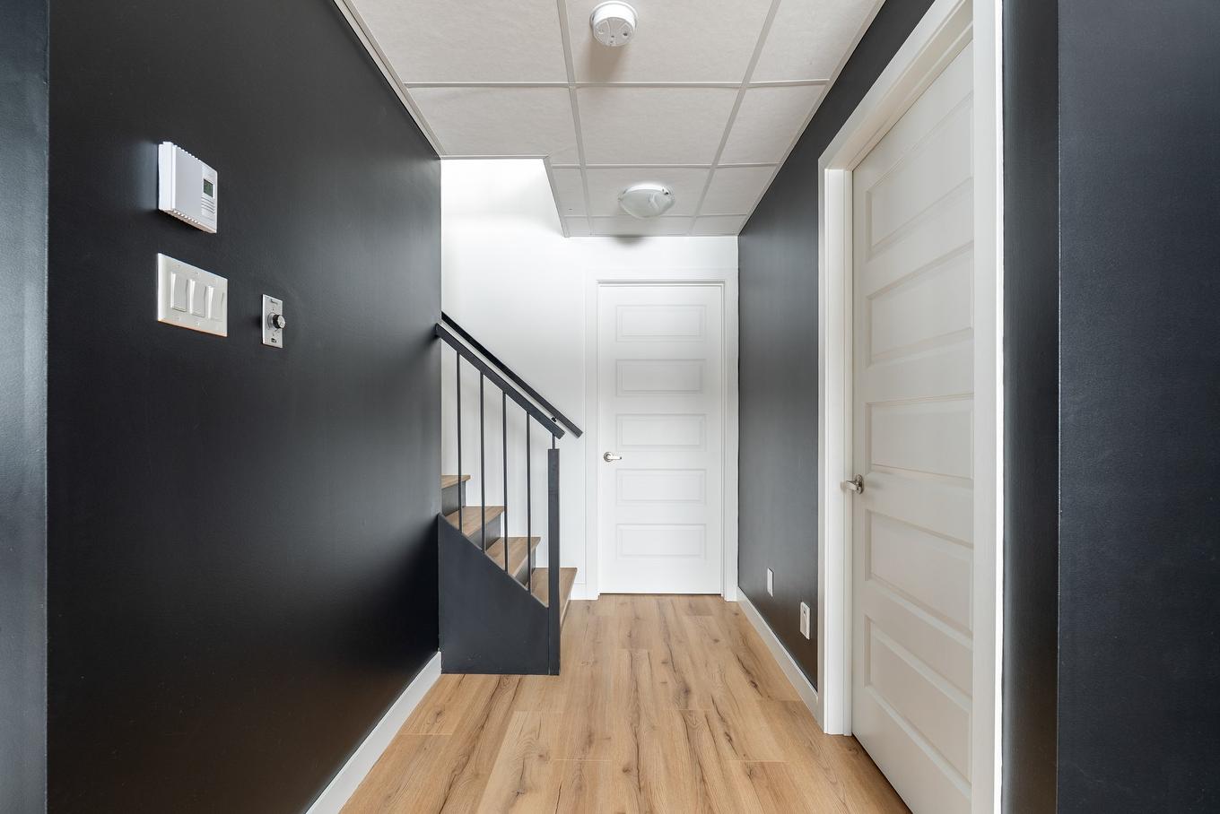 Basement - 322 - 324 Ch. De Wexford, Shannon, QC - Indoor Photo Showing Other Room