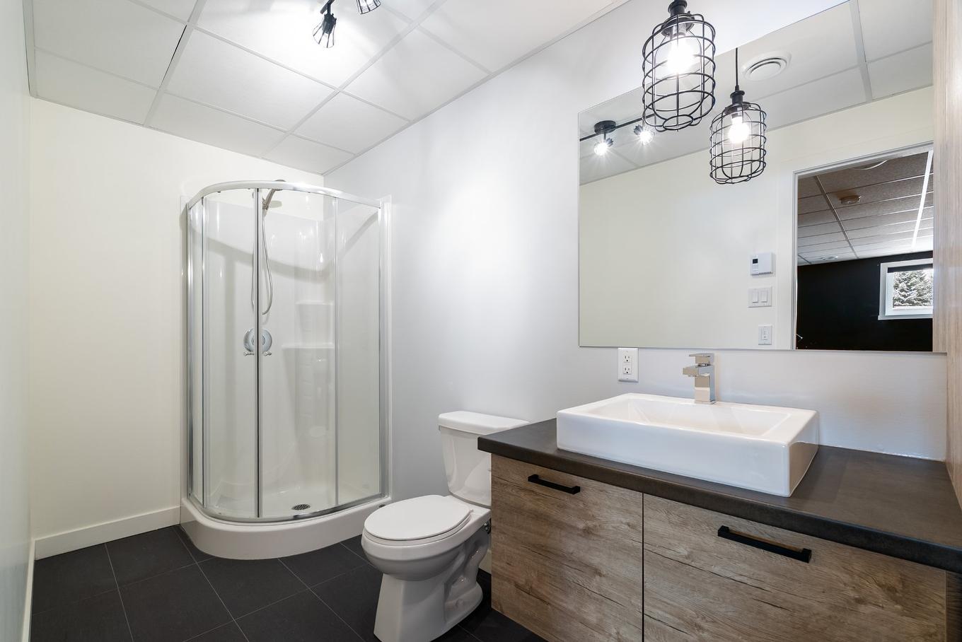 Bathroom - 322 - 324 Ch. De Wexford, Shannon, QC - Indoor Photo Showing Bathroom