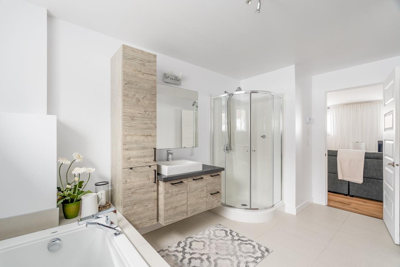 Bathroom - 322 - 324 Ch. De Wexford, Shannon, QC - Indoor Photo Showing Bathroom