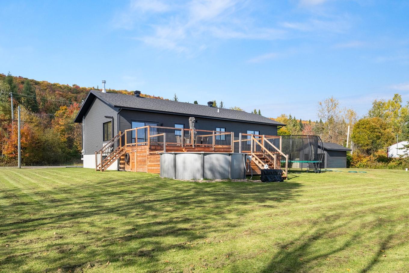 Back facade - 322 - 324 Ch. De Wexford, Shannon, QC - Outdoor With Deck Patio Veranda