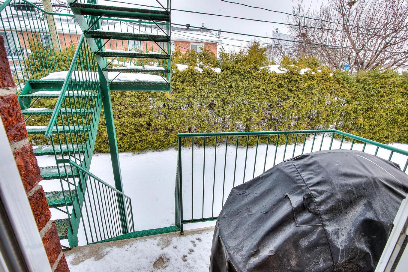 Back facade - 202-2102 Av. Albert-Murphy, Laval (Chomedey), QC - Outdoor