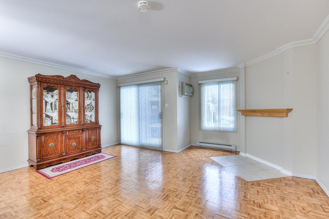Living room - 202-2102 Av. Albert-Murphy, Laval (Chomedey), QC - Indoor Photo Showing Other Room