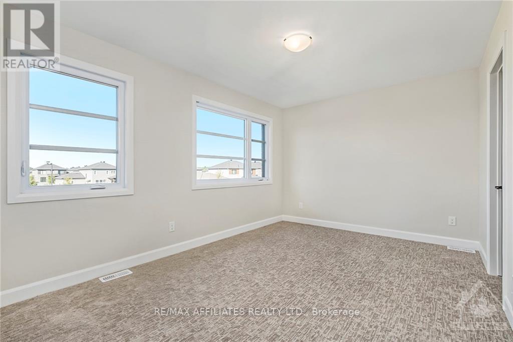 1035 Chablis Crescent, Russell, ON - Indoor Photo Showing Other Room