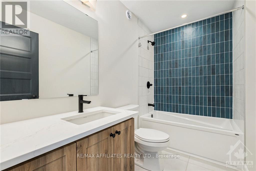 1035 Chablis Crescent, Russell, ON - Indoor Photo Showing Bathroom