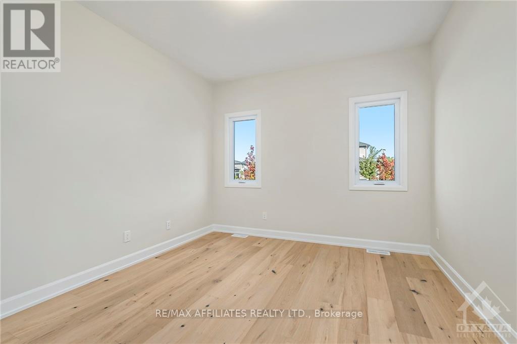 1035 Chablis Crescent, Russell, ON - Indoor Photo Showing Other Room