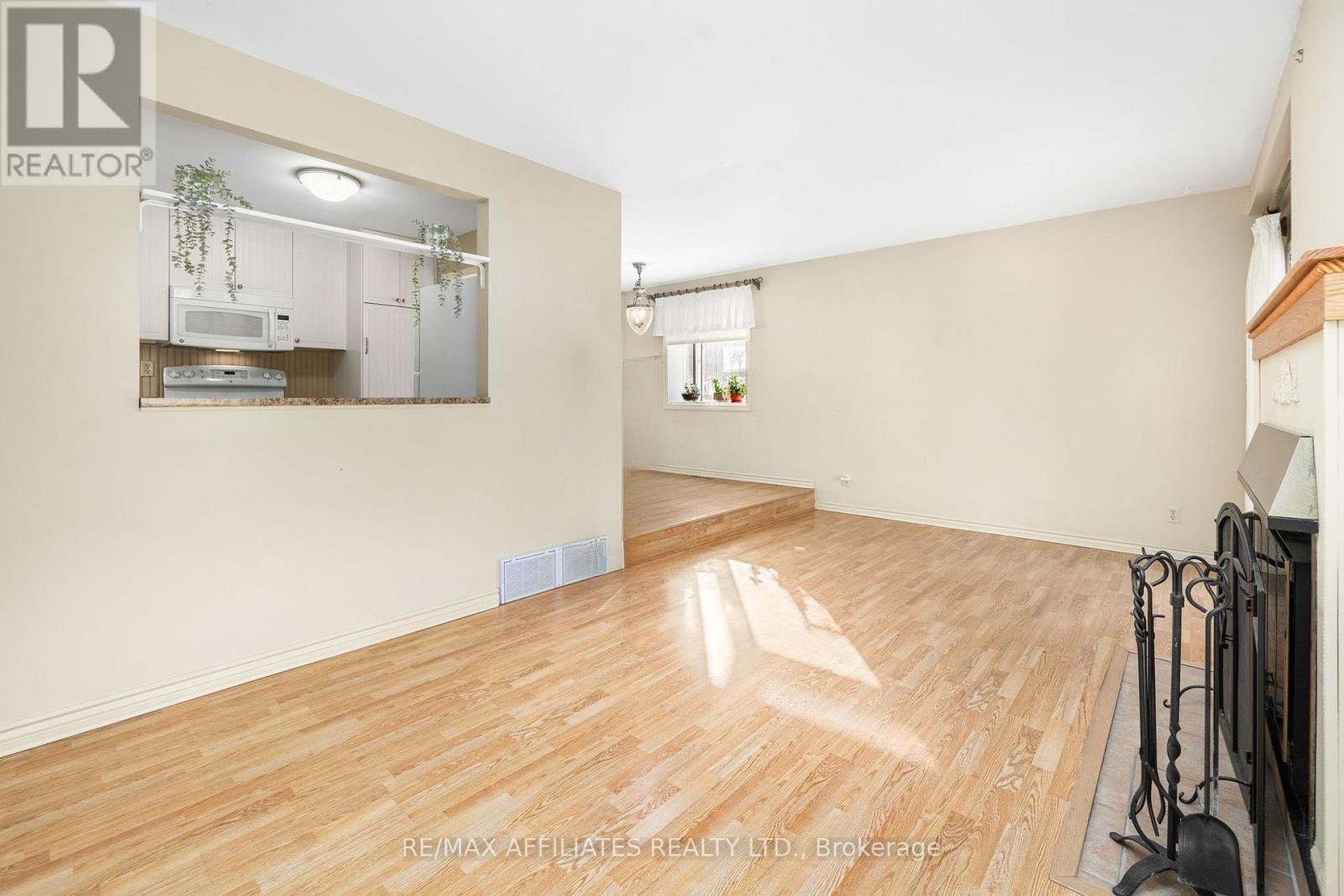 2 Shadow Court, Ottawa, ON - Indoor Photo Showing Other Room