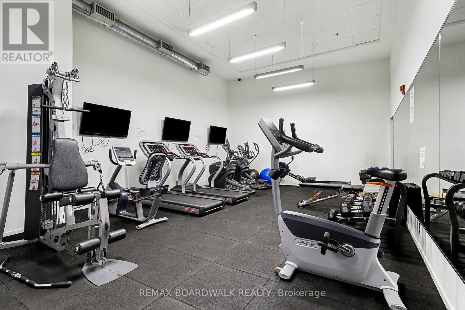 710 - 354 Gladstone Avenue, Ottawa, ON - Indoor Photo Showing Gym Room