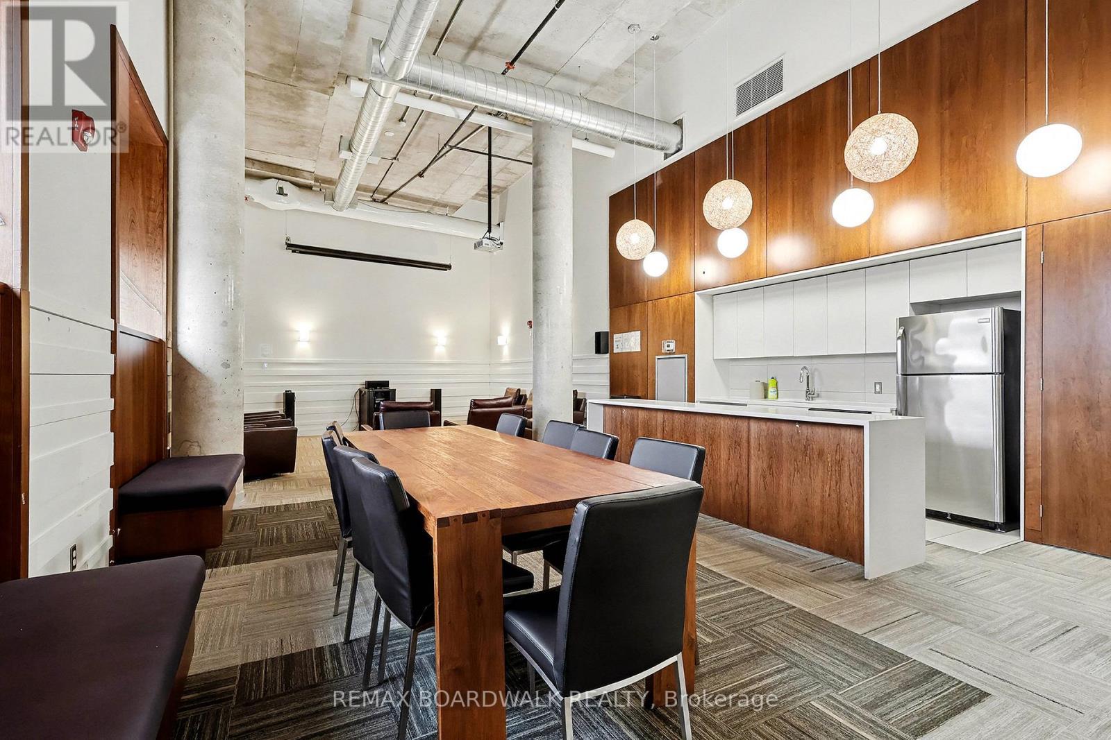 710 - 354 Gladstone Avenue, Ottawa, ON - Indoor Photo Showing Dining Room