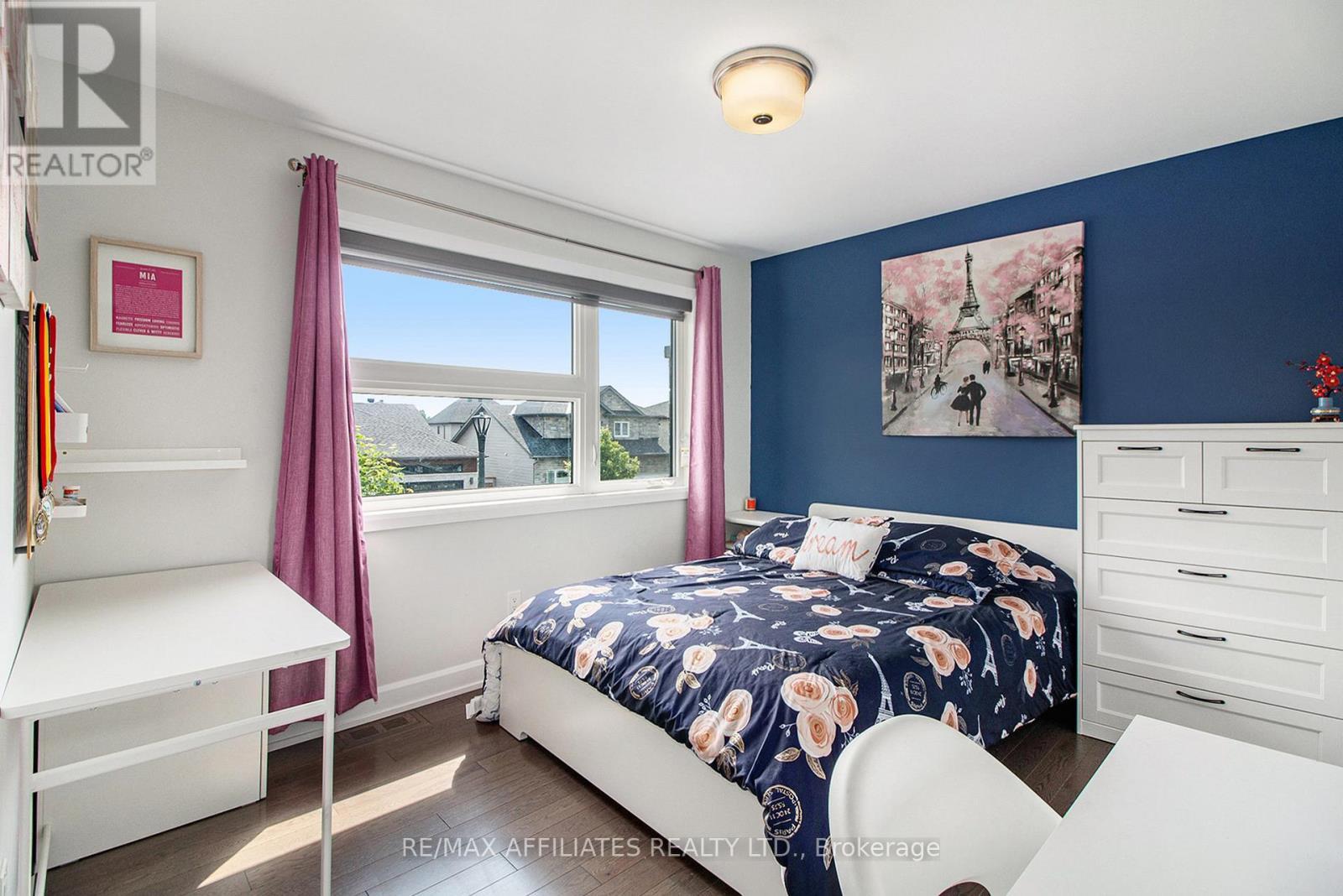 129 Lyon Street, Russell, ON - Indoor Photo Showing Bedroom