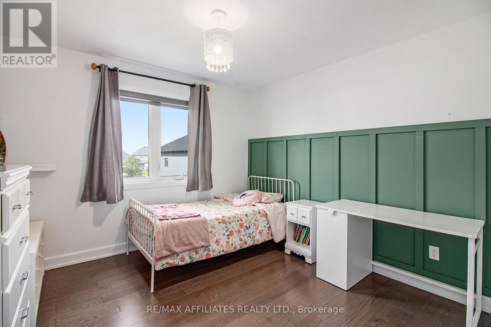129 Lyon Street, Russell, ON - Indoor Photo Showing Bedroom