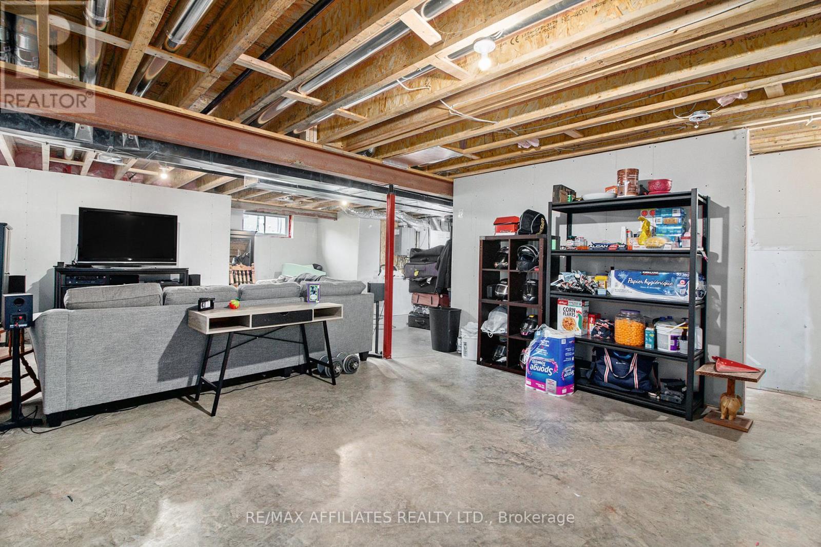 129 Lyon Street, Russell, ON - Indoor Photo Showing Basement