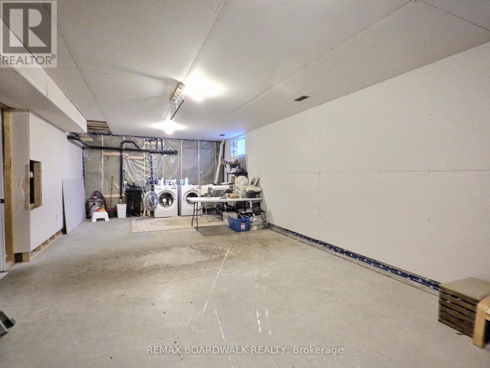 1606 Pittston Road, Edwardsburgh/Cardinal, ON - Indoor Photo Showing Garage
