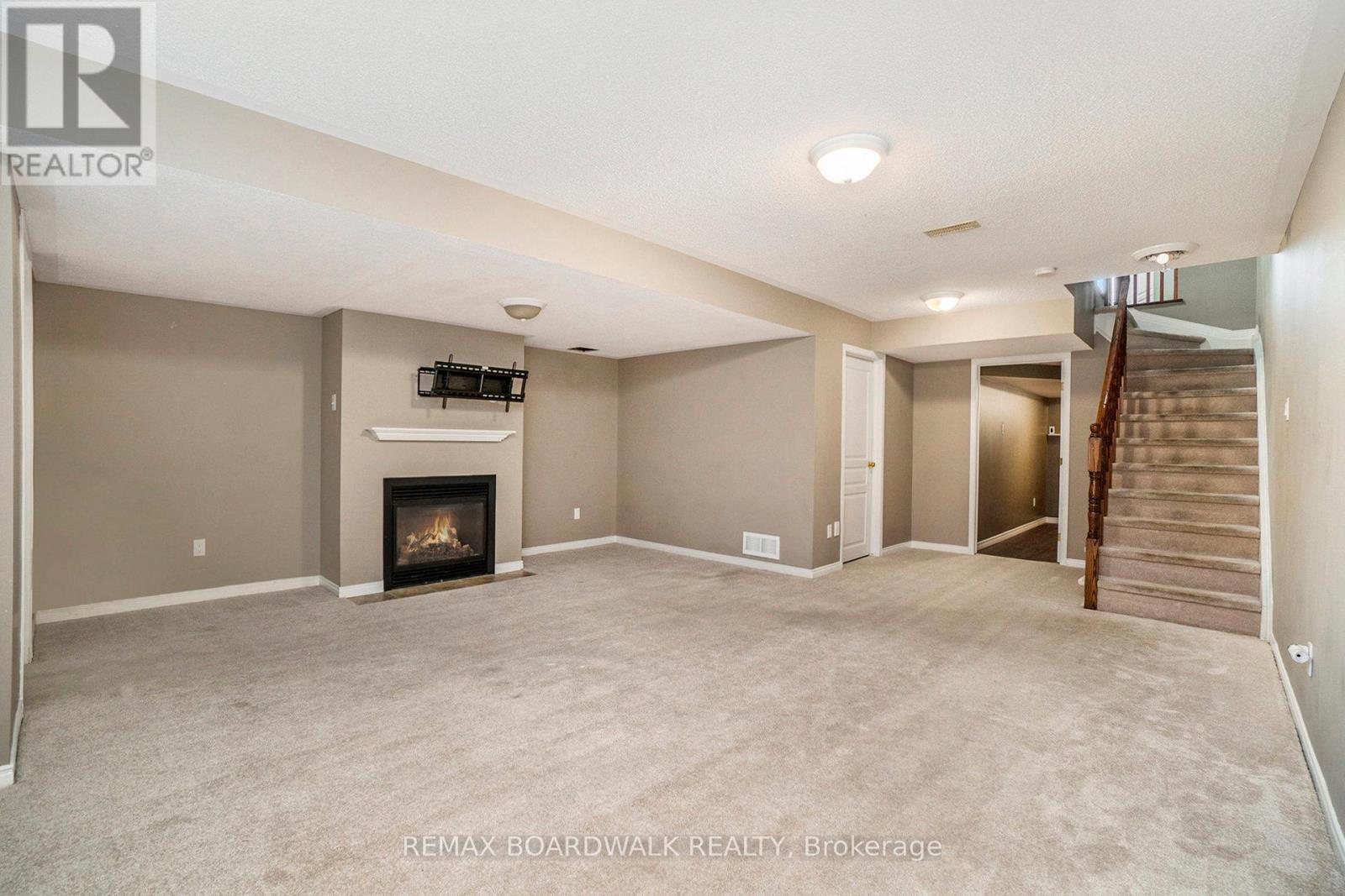 714 Regiment Avenue, Ottawa, ON - Indoor With Fireplace