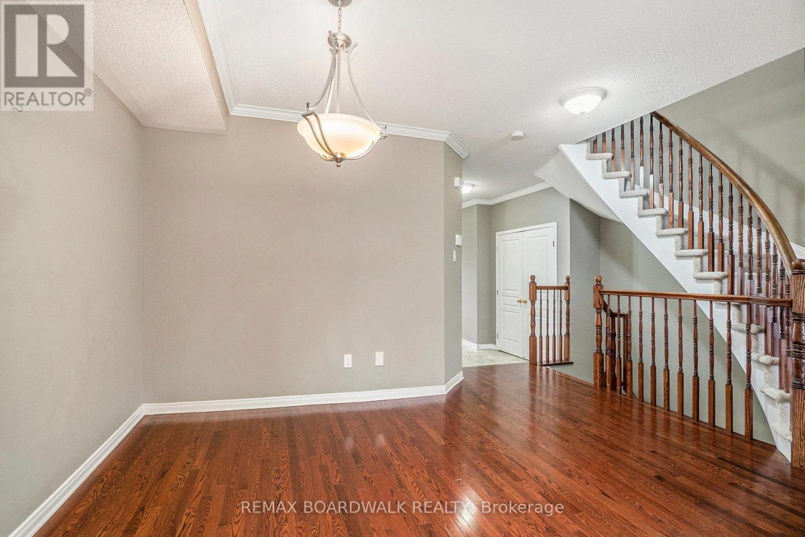 714 Regiment Avenue, Ottawa, ON - Indoor Photo Showing Other Room