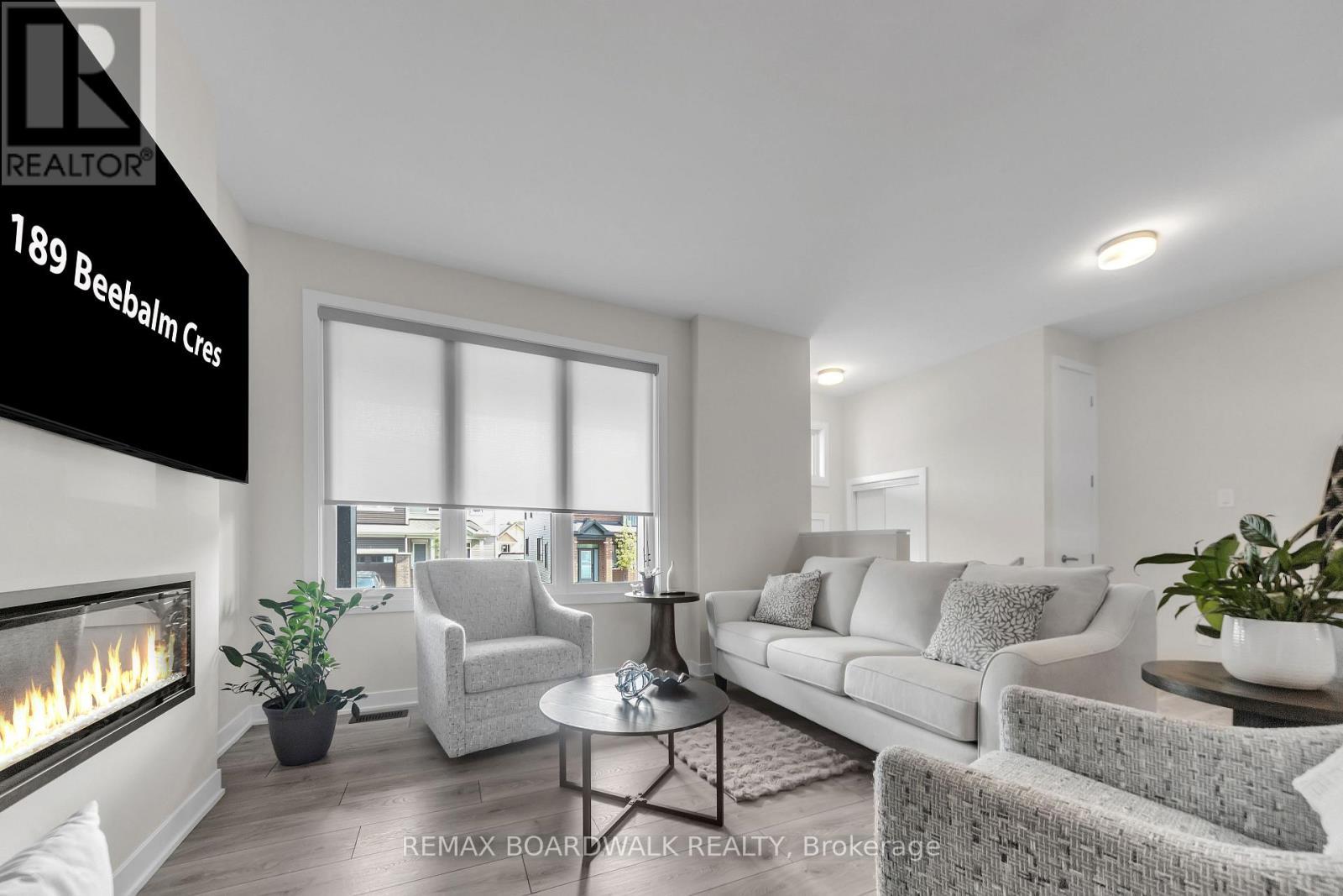 189 Beebalm Crescent, Ottawa, ON - Indoor Photo Showing Living Room With Fireplace
