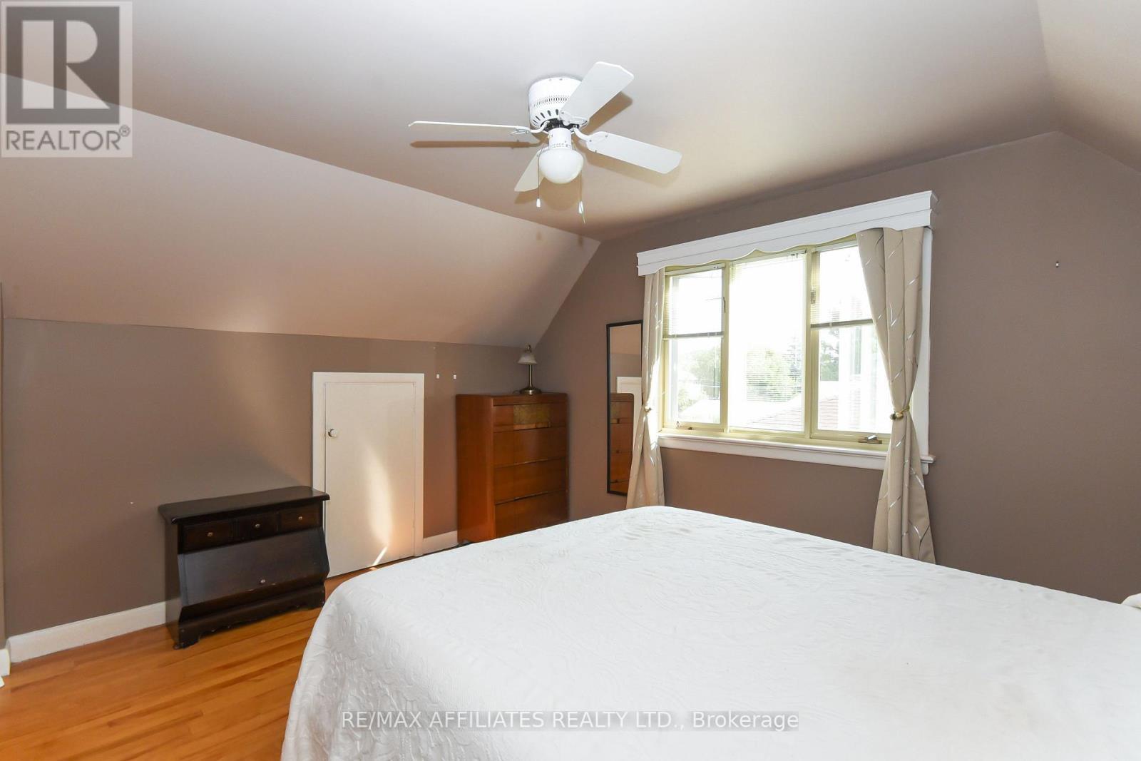 323 Fullerton Avenue, Ottawa, ON - Indoor Photo Showing Bedroom