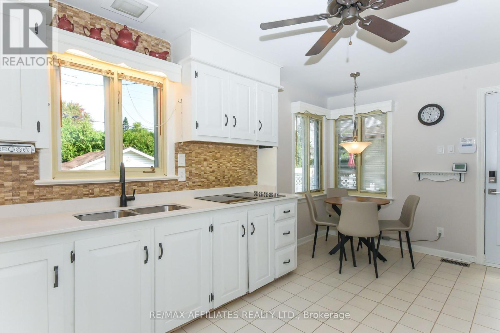 323 Fullerton Avenue, Ottawa, ON - Indoor Photo Showing Other Room