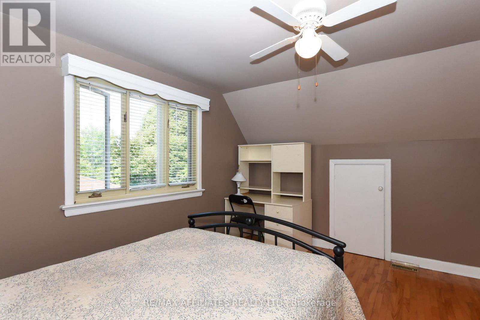 323 Fullerton Avenue, Ottawa, ON - Indoor Photo Showing Bedroom