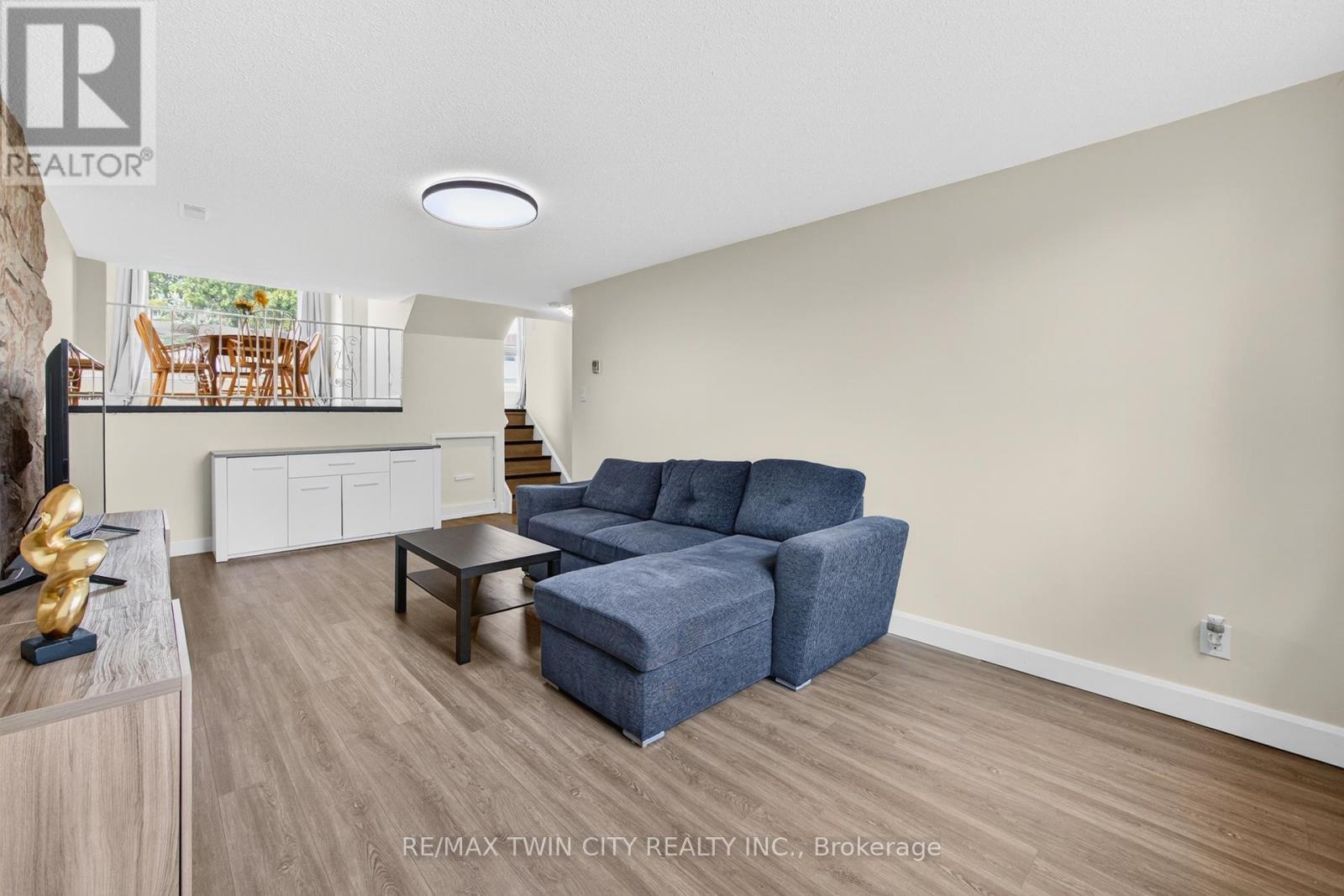 720 Parkview Crescent, Cambridge, ON - Indoor Photo Showing Living Room