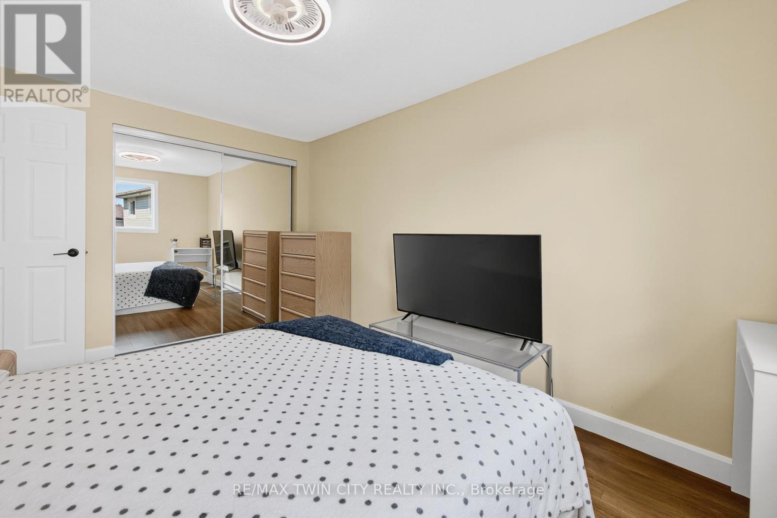 720 Parkview Crescent, Cambridge, ON - Indoor Photo Showing Bedroom
