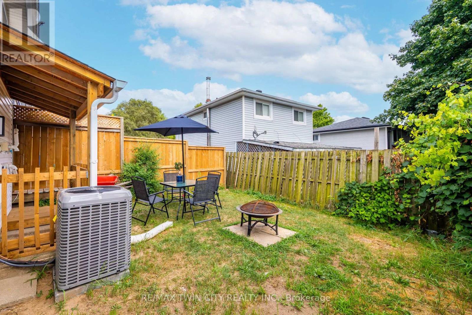 720 Parkview Crescent, Cambridge, ON - Outdoor