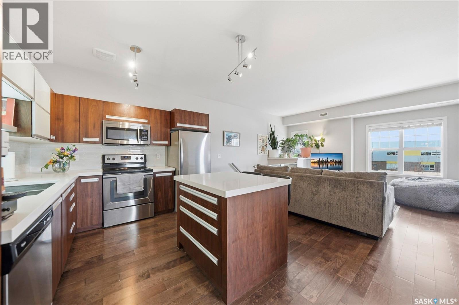103 1120 Hampton Circle, Saskatoon, SK - Indoor Photo Showing Kitchen