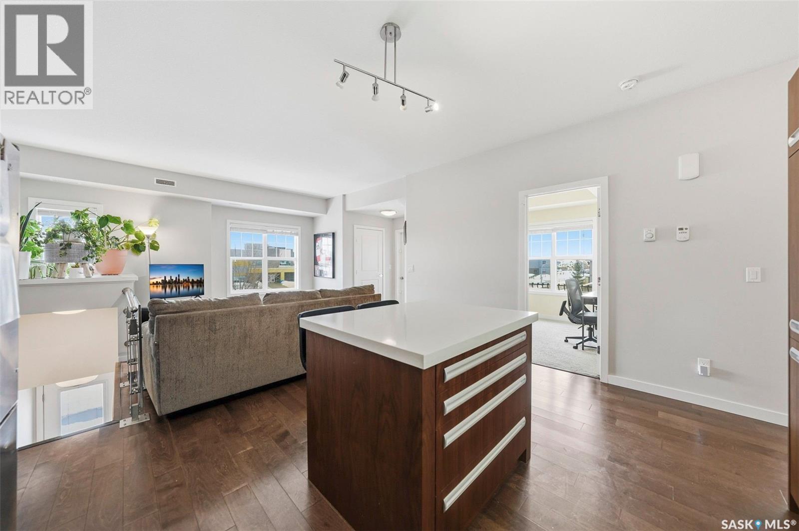 103 1120 Hampton Circle, Saskatoon, SK - Indoor