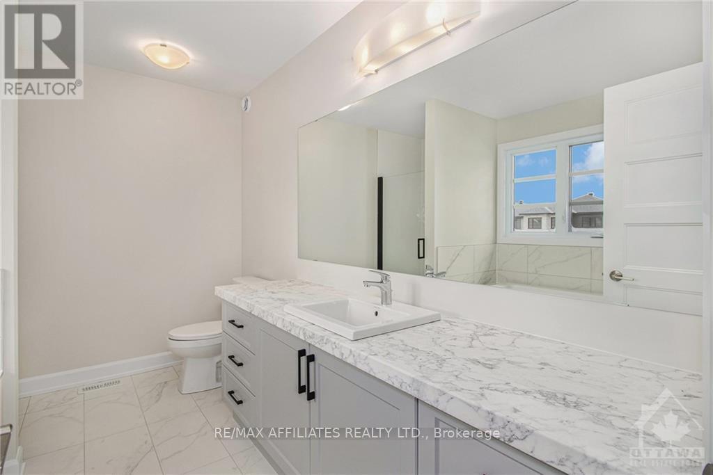 1219 Montblanc Crescent, Russell, ON - Indoor Photo Showing Bathroom