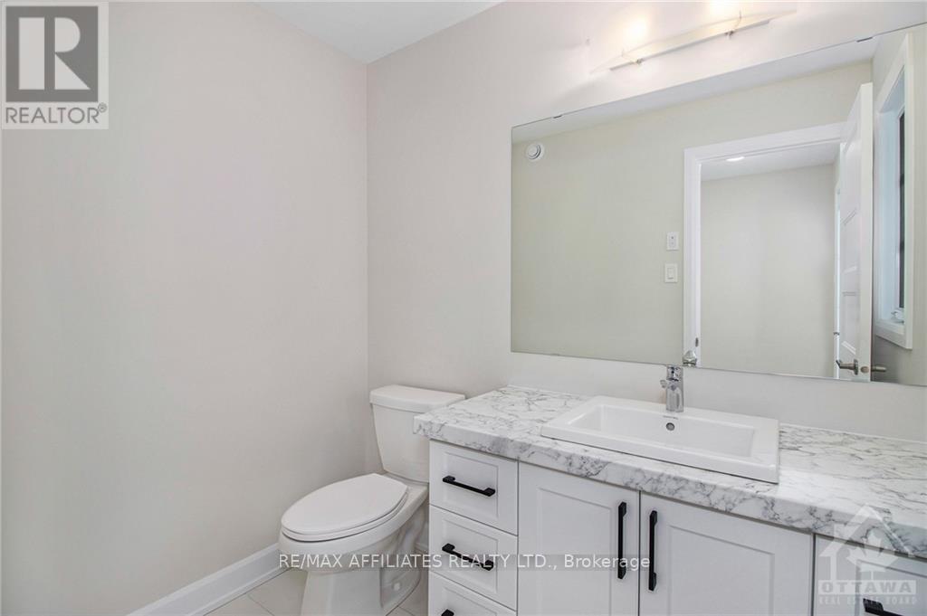1219 Montblanc Crescent, Russell, ON - Indoor Photo Showing Bathroom