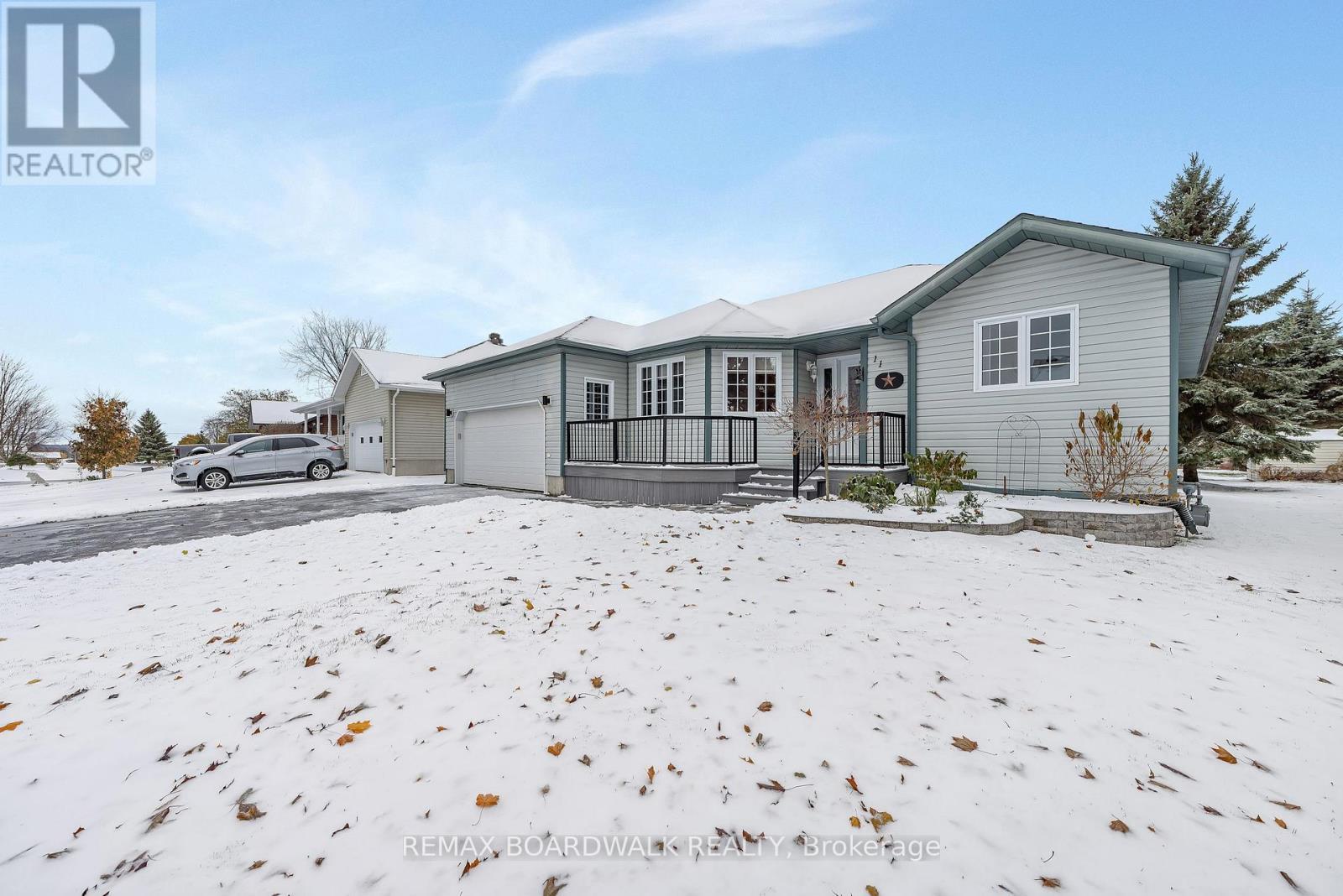 11 Grove Street, South Dundas, ON - Outdoor