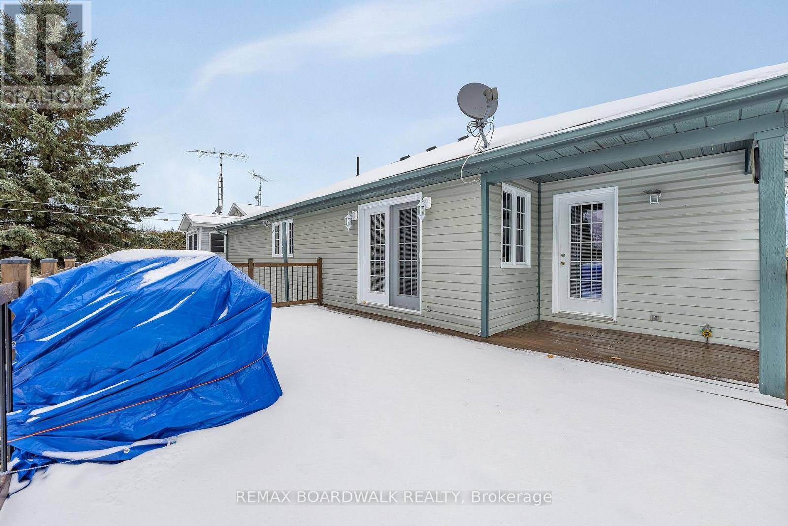 11 Grove Street, South Dundas, ON - Outdoor With Exterior