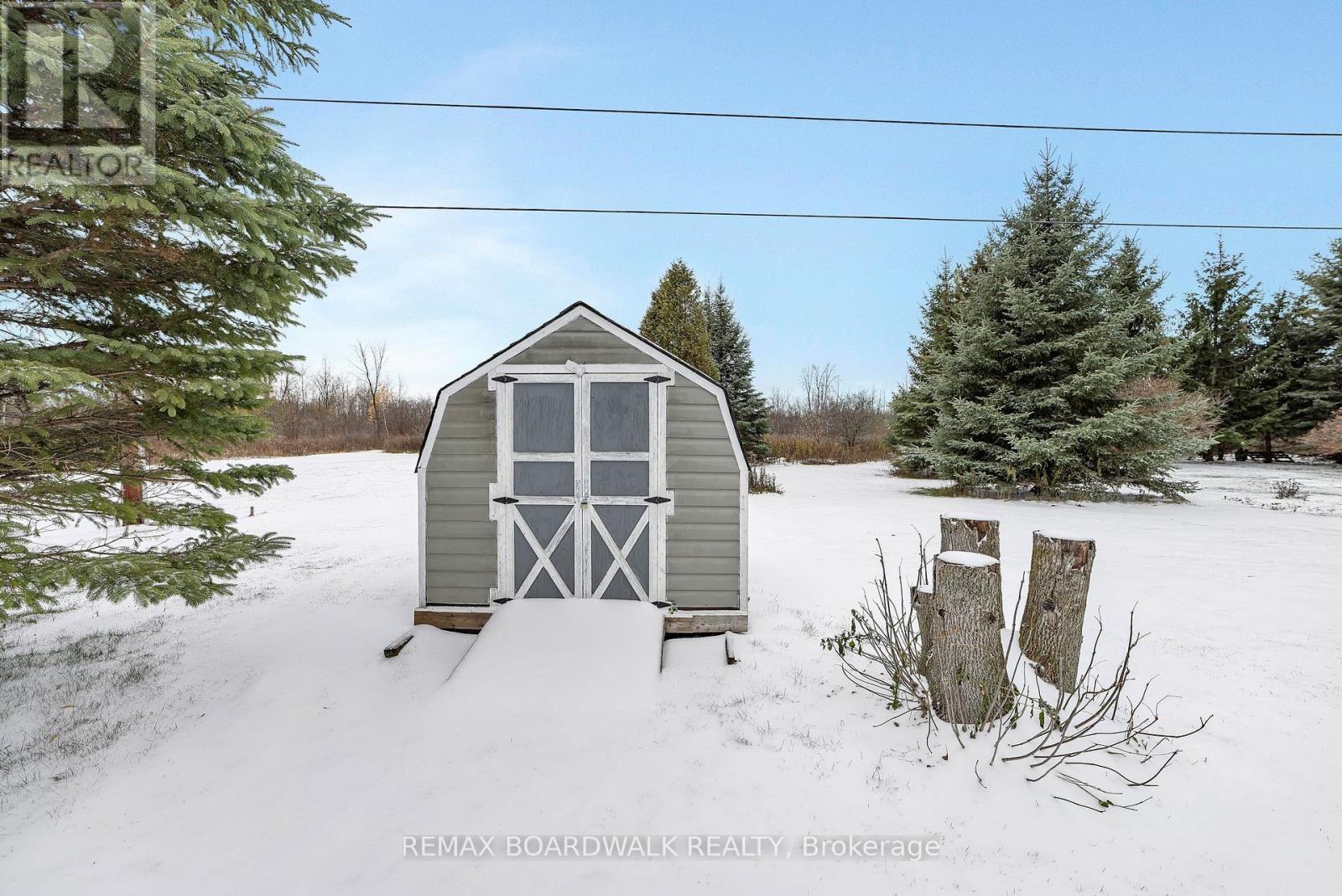 11 Grove Street, South Dundas, ON - Outdoor