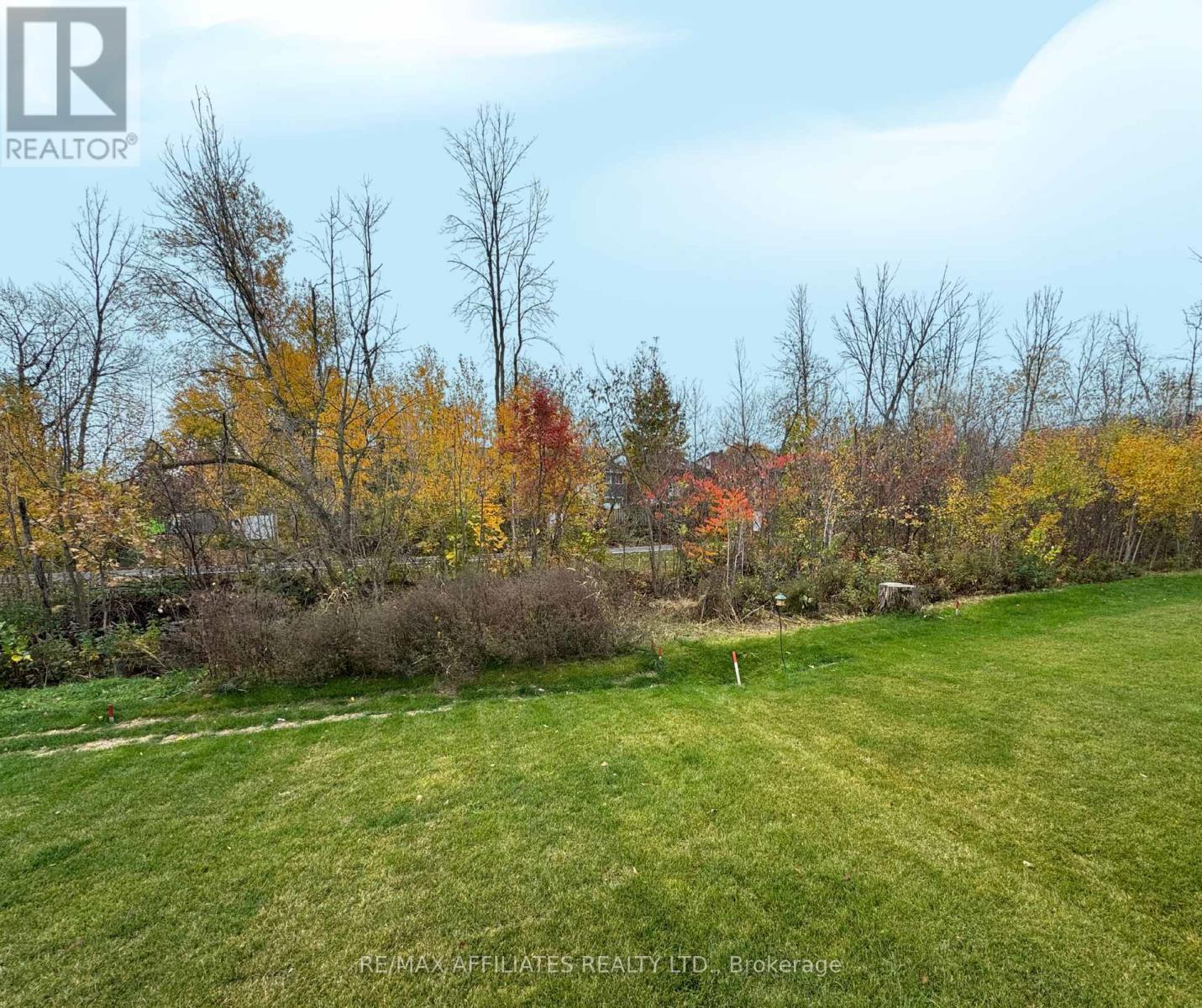 363 Voyageur Place, Russell, ON - Outdoor