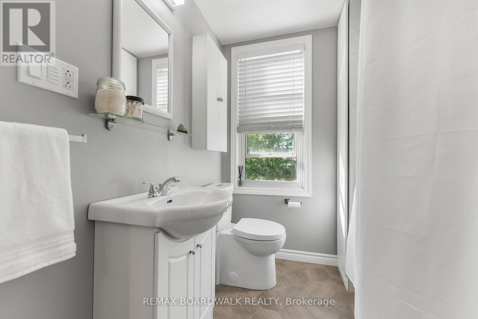 416 Dibble Street E, Prescott, ON - Indoor Photo Showing Bathroom