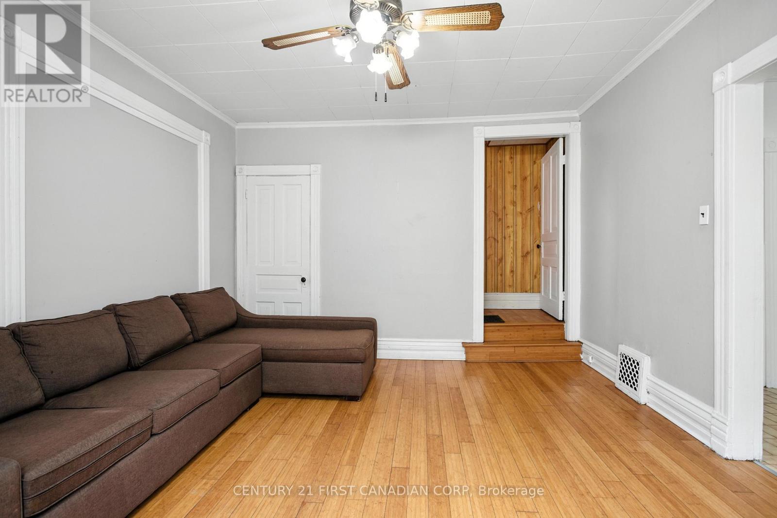 111 Wharncliffe Road N, London North (North N), ON - Indoor Photo Showing Living Room