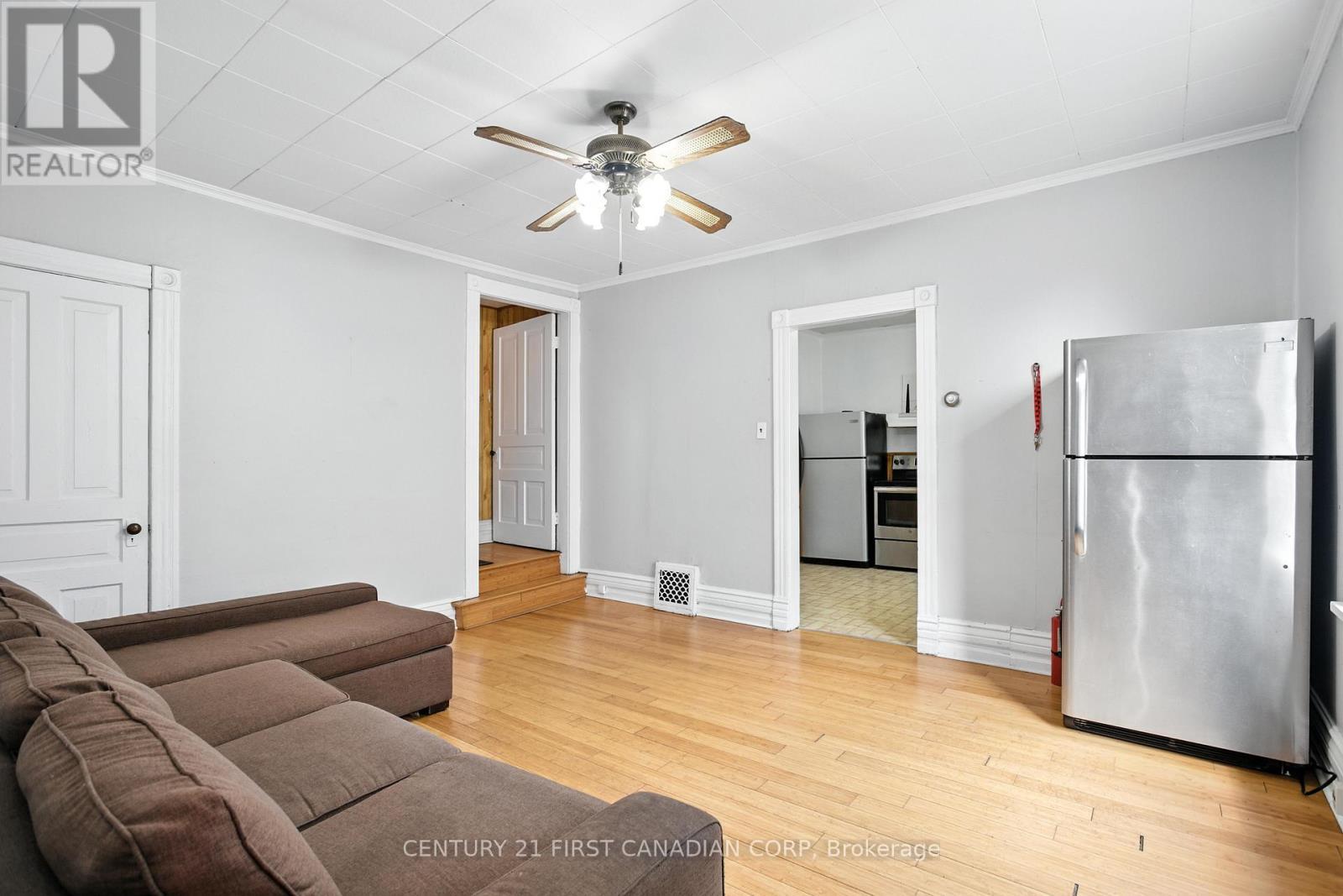 111 Wharncliffe Road N, London North (North N), ON - Indoor