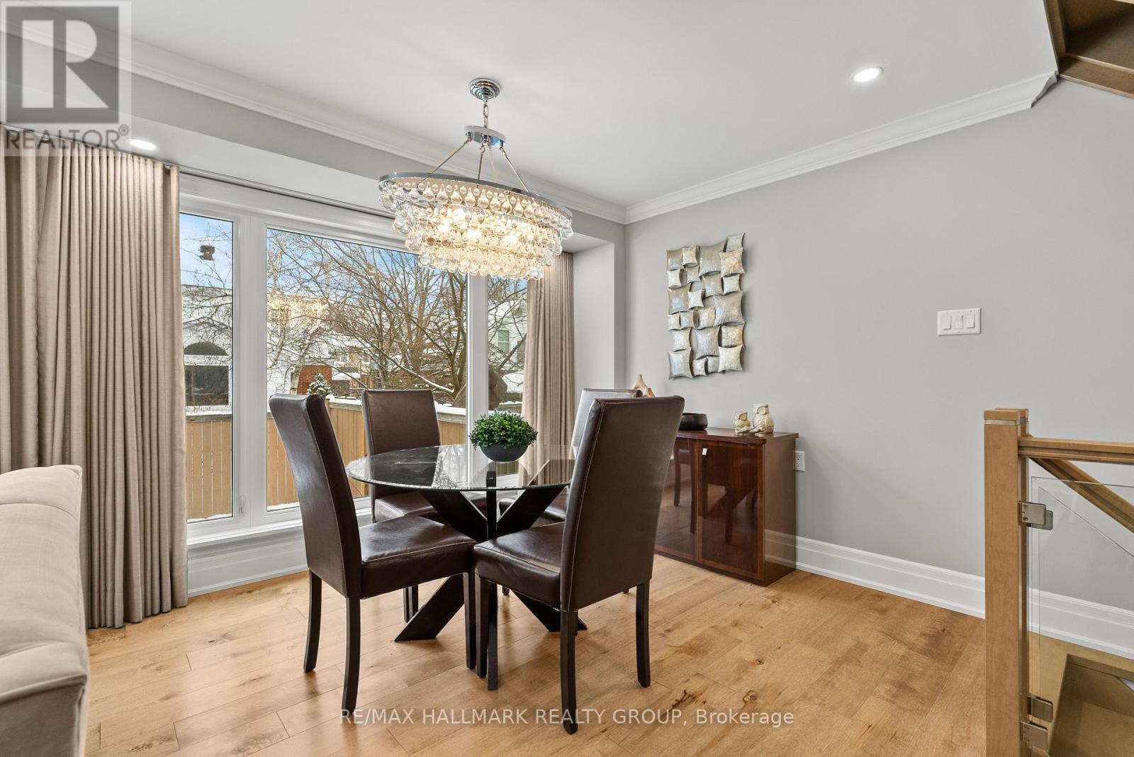 Dining Room w/ gorgeous chandelier. - 217 Belford Crescent, Ottawa, ON - Indoor Photo Showing Dining Room