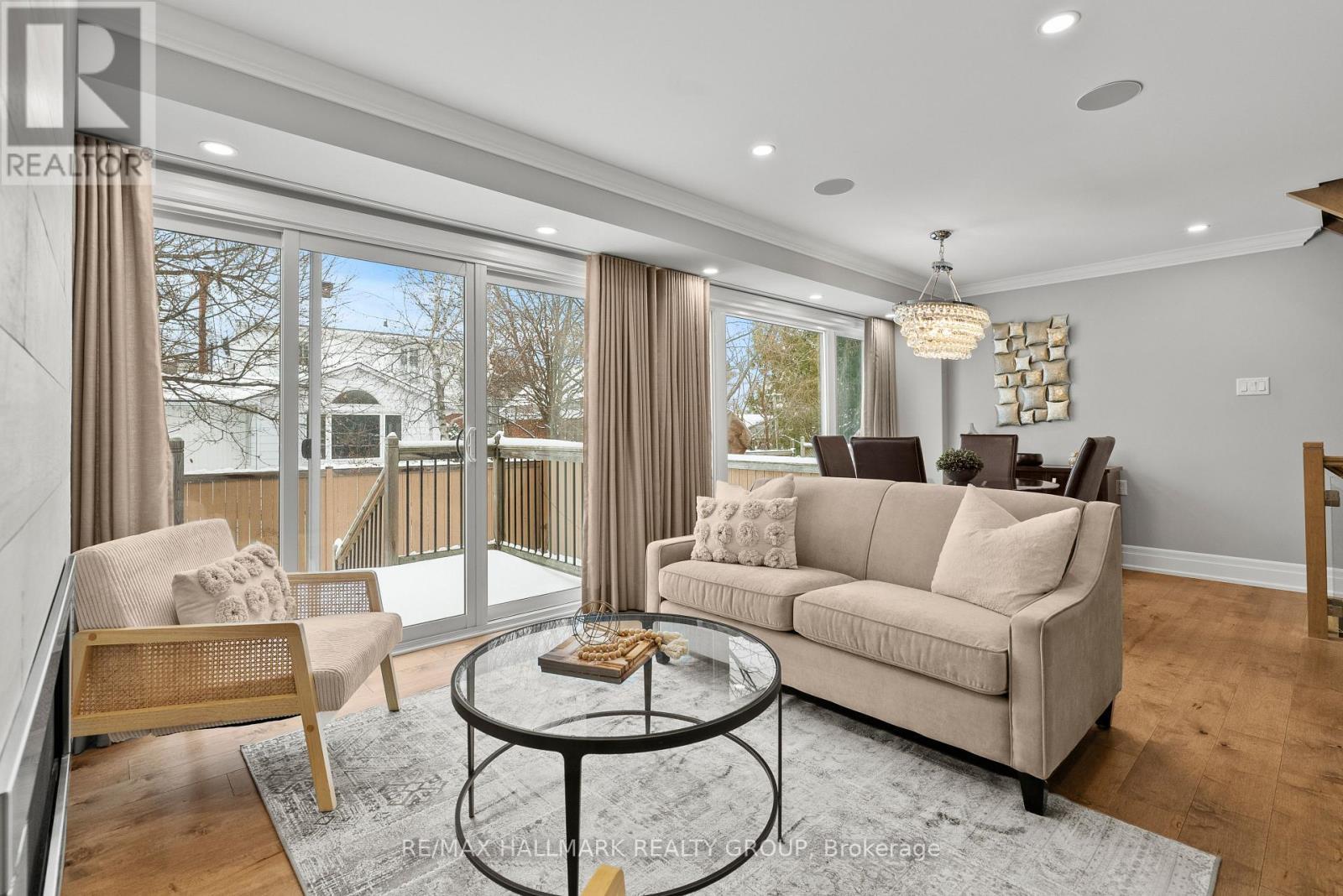 217 Belford Crescent, Ottawa, ON - Indoor Photo Showing Living Room