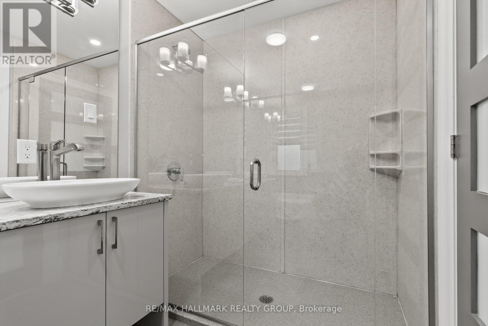 SEPARATE WALK-IN SHOWER ( ENSUITE ). - 217 Belford Crescent, Ottawa, ON - Indoor Photo Showing Bathroom