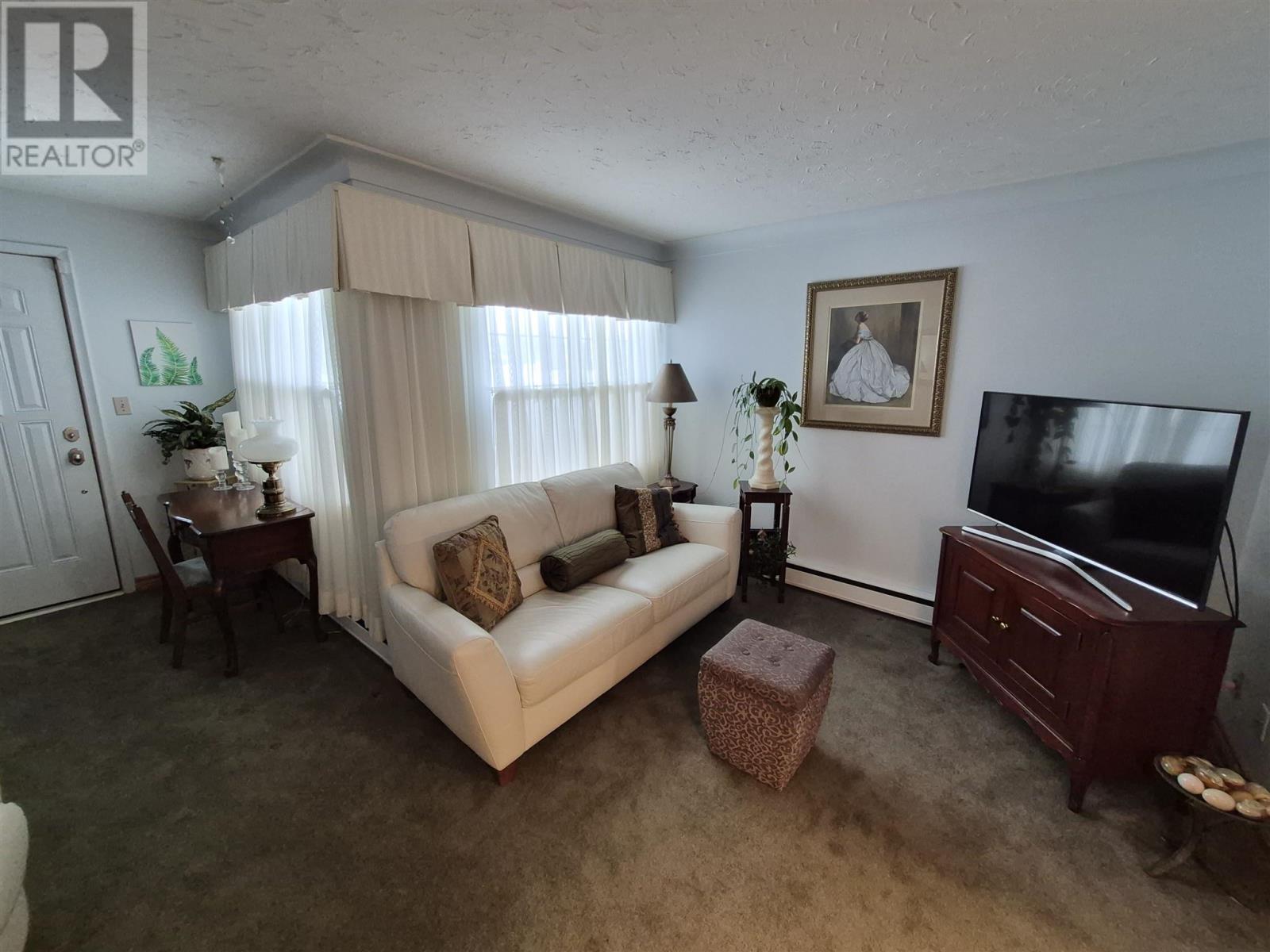 349 Fourth Ave, Sault Ste. Marie, ON - Indoor