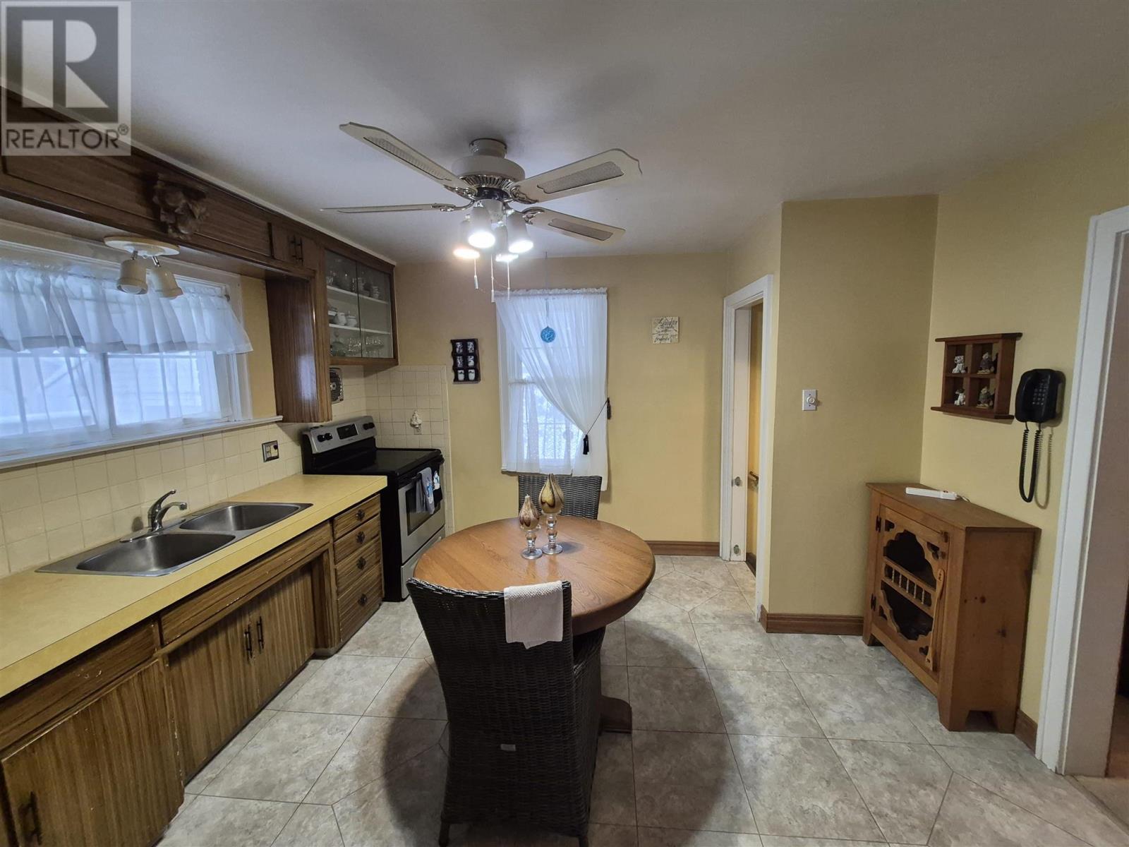 349 Fourth Ave, Sault Ste. Marie, ON - Indoor Photo Showing Kitchen With Double Sink