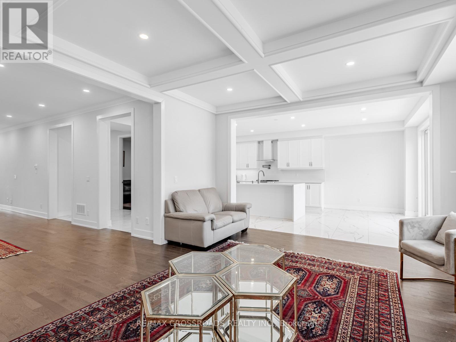 171 Busato Drive, Whitchurch-Stouffville, ON - Indoor Photo Showing Living Room