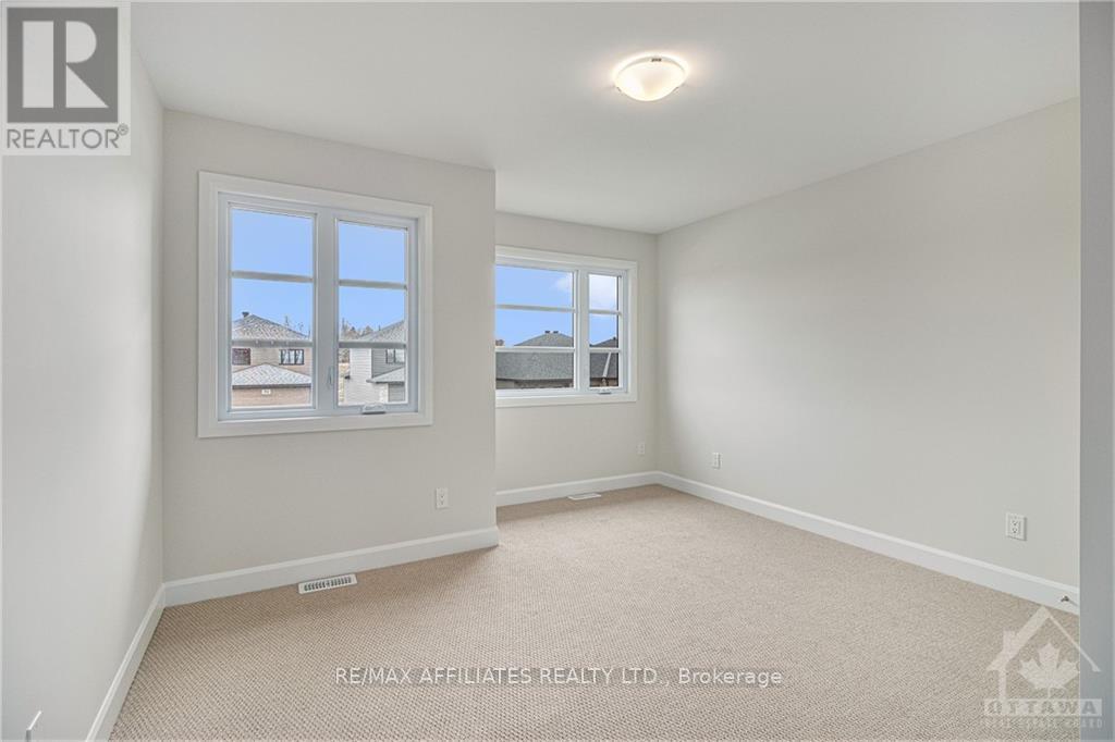 409 Falcon Lane, Russell, ON - Indoor Photo Showing Other Room