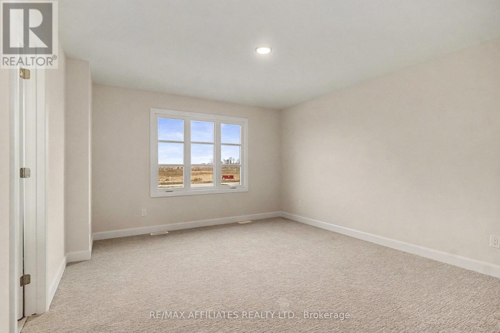 408 Falcon Lane, Russell, ON - Indoor Photo Showing Other Room