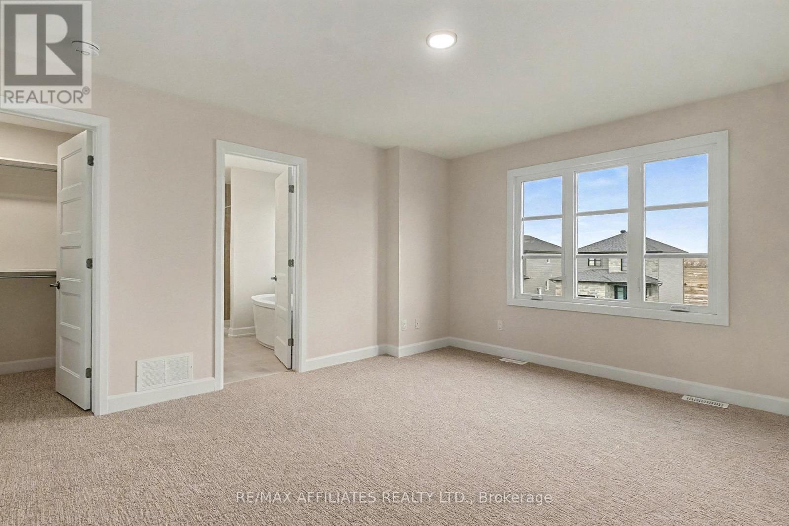 408 Falcon Lane, Russell, ON - Indoor Photo Showing Other Room