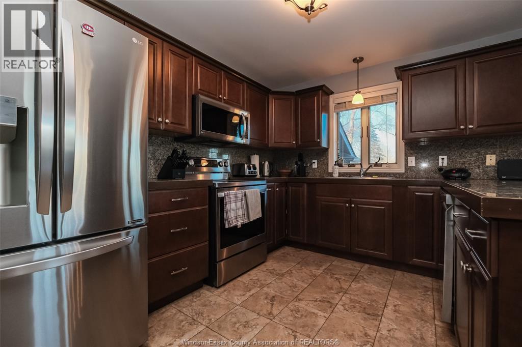 8470 Malden, Lasalle, ON - Indoor Photo Showing Kitchen