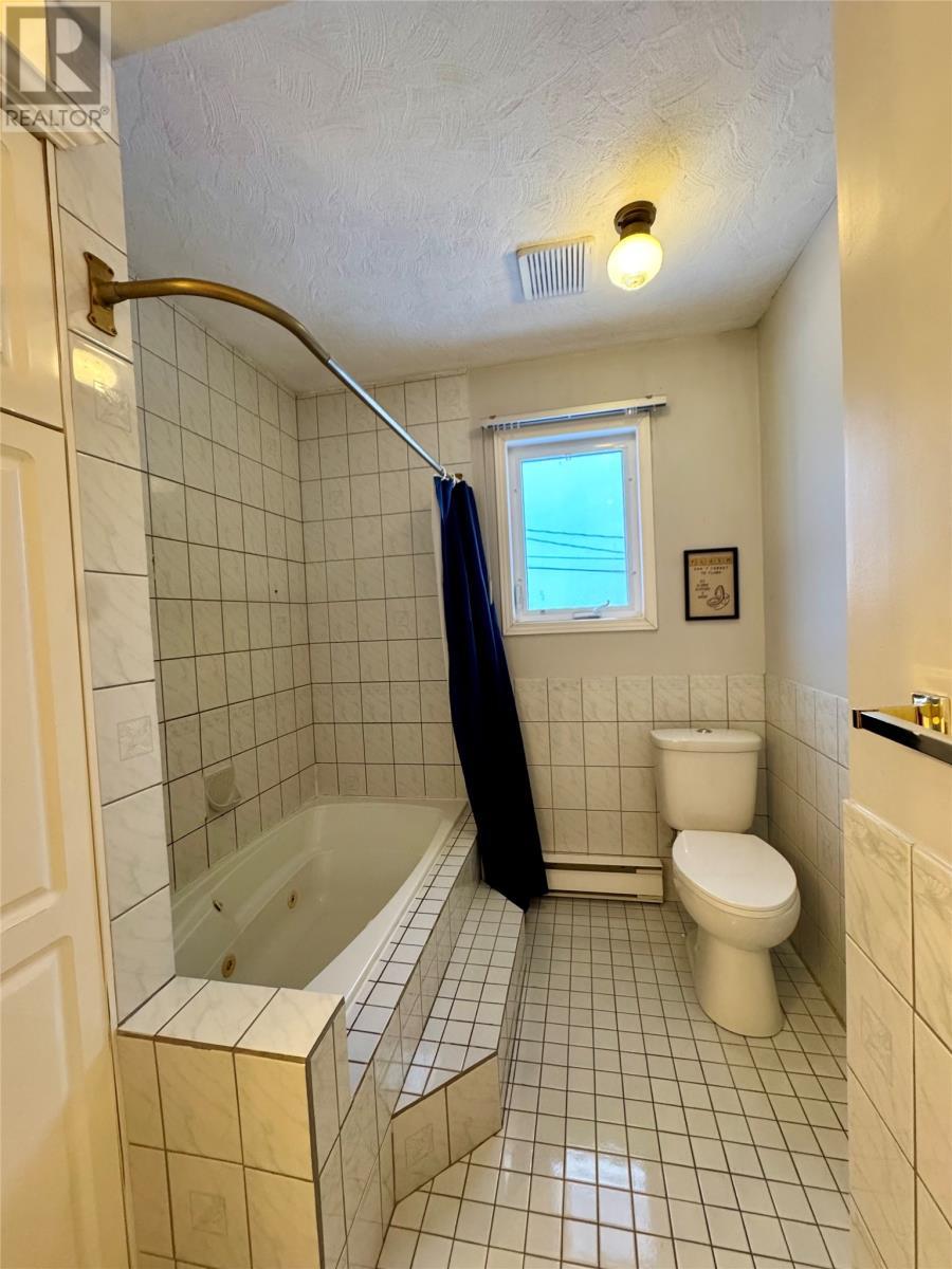8 Gillingham Avenue, Norris Arm, NL - Indoor Photo Showing Bathroom