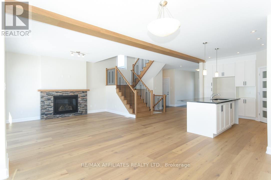 1060 Chablis Crescent, Russell, ON - Indoor With Fireplace